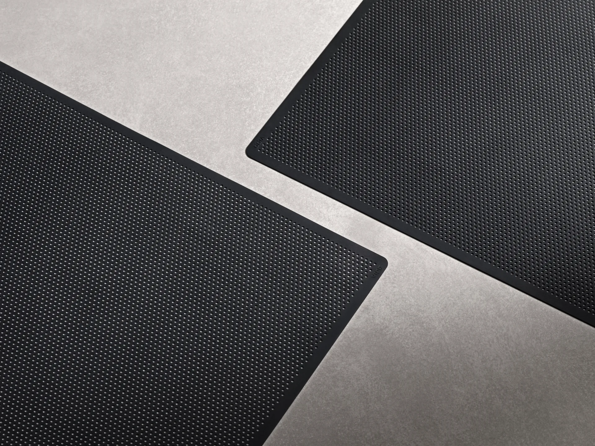 Vipp130 pöytätabletti 35,2x46,2 cm, Black Vipp