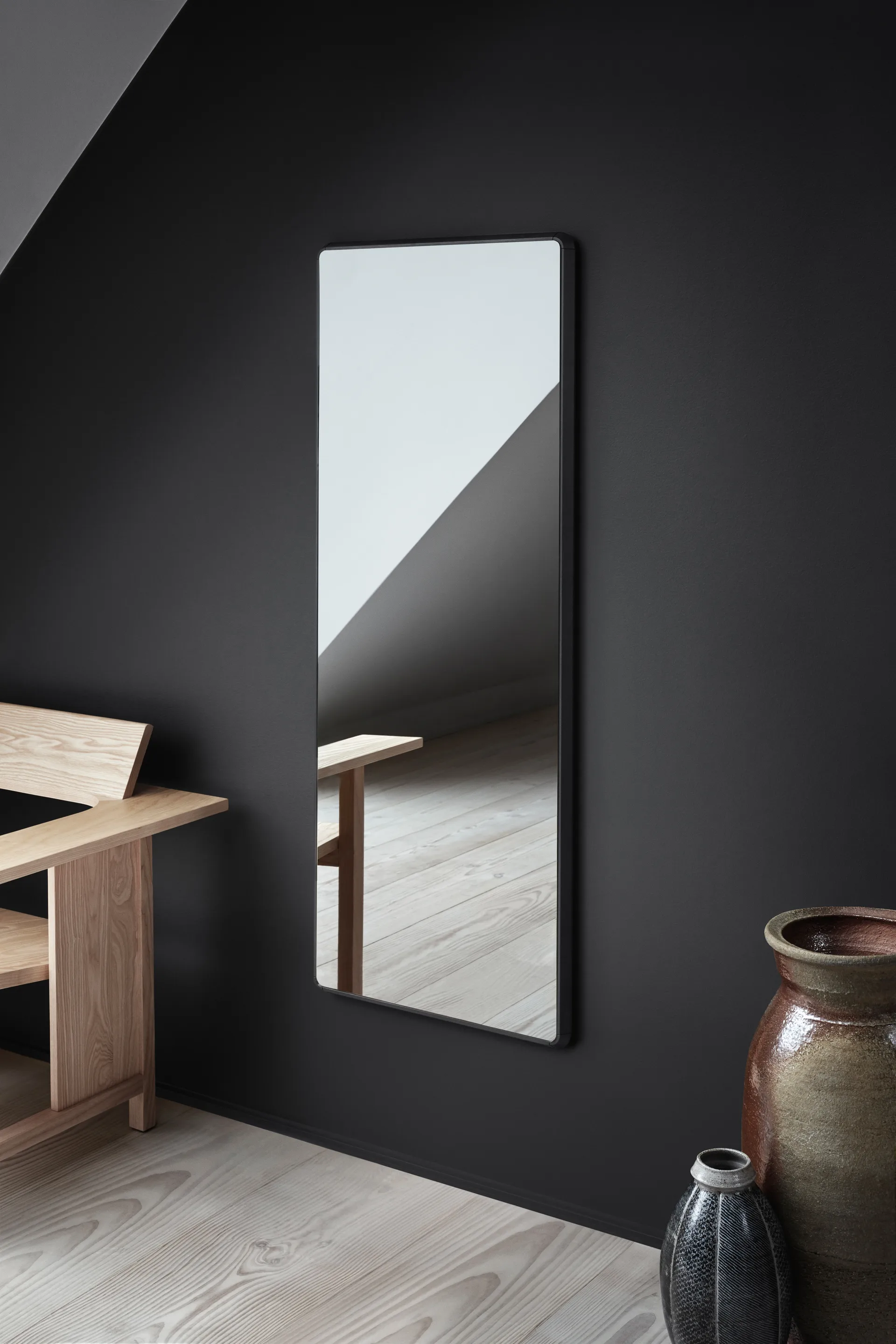 Vipp912 seinäpeili medium 50x126 cm, Black Vipp