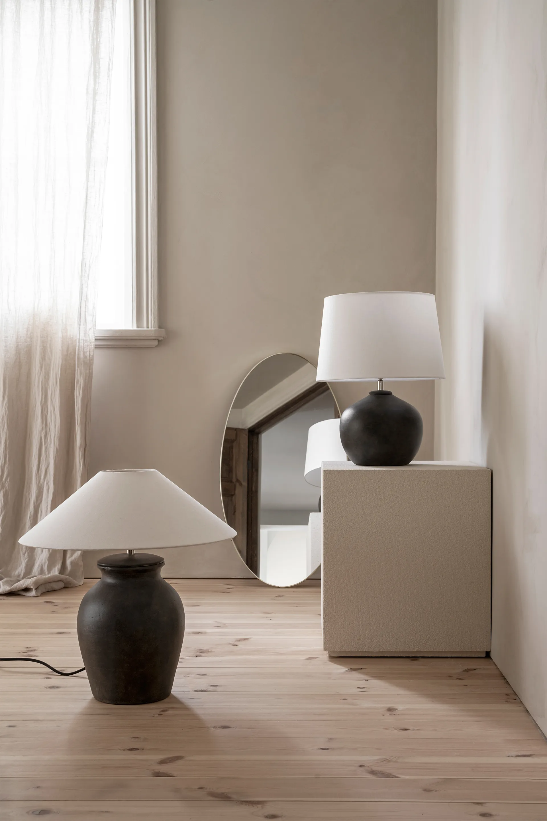 Berit lampunjalka 38 cm, Black Watt & Veke