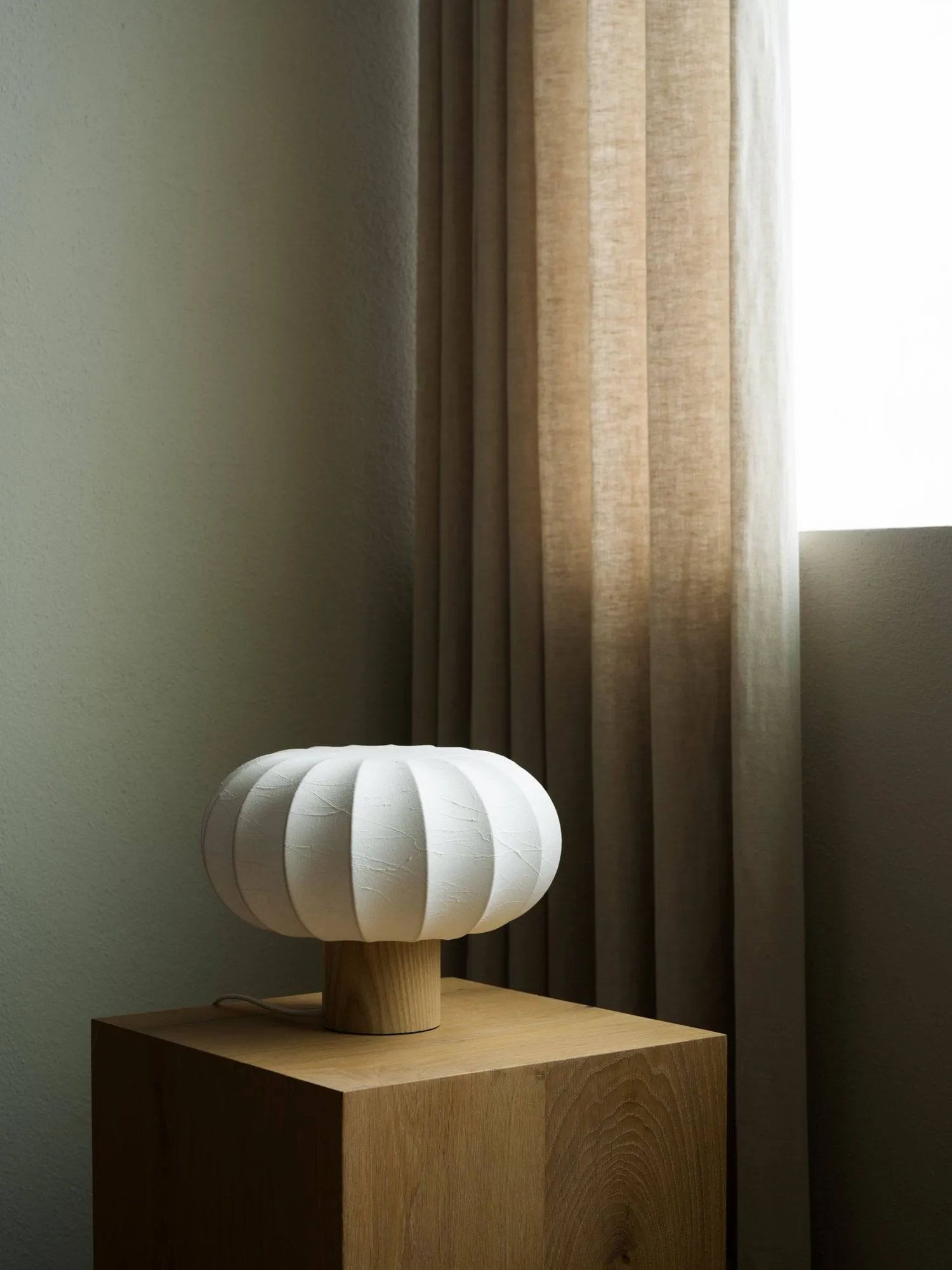 Lunari pöytälamppu, White‑luonnon saarni, Ø32x24 cm Watt & Veke