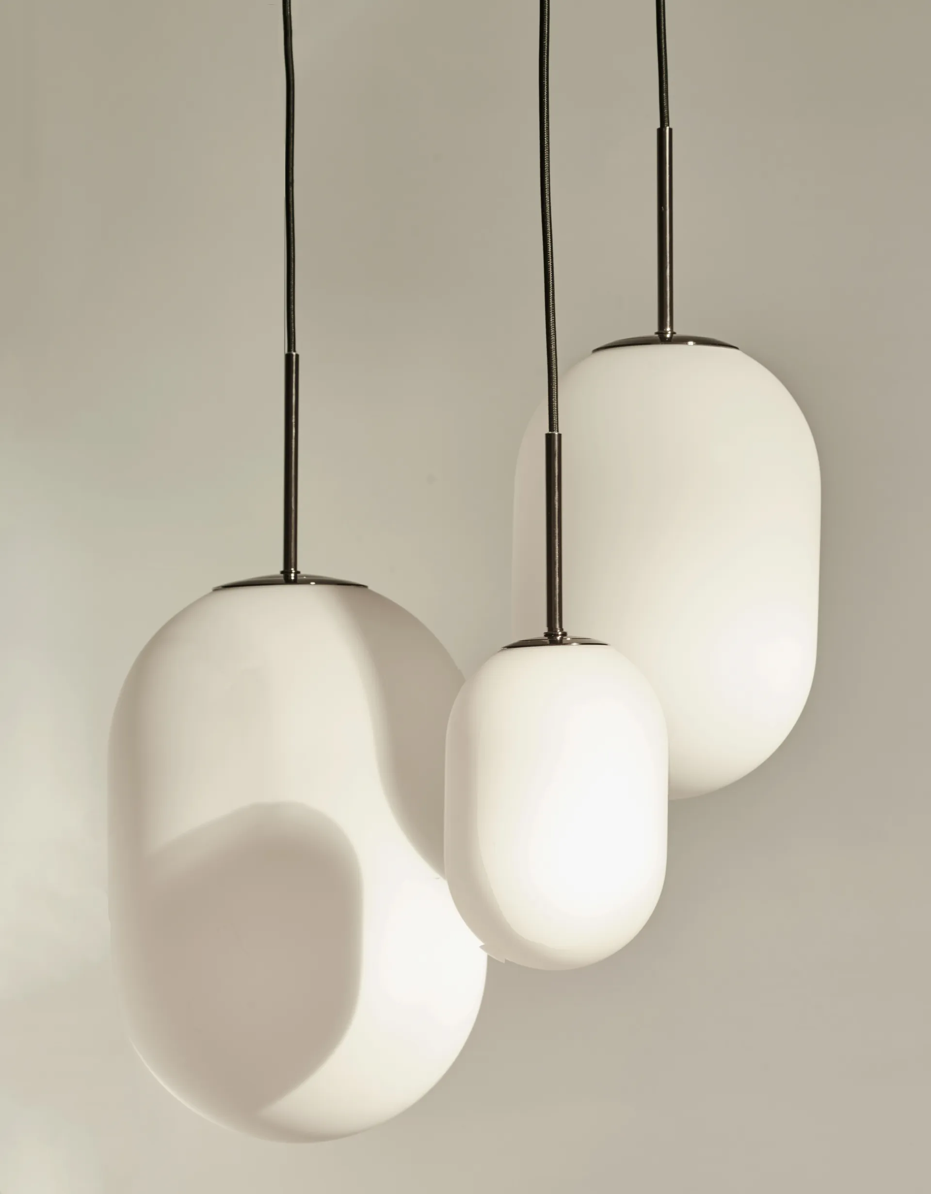 Noor-riippuvalaisin M Ø18 cm, Valkoinen Watt & Veke