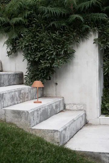 Teya pöytälamppu kannettava - Terrakotta, Ø15×26 cm - Watt & Veke