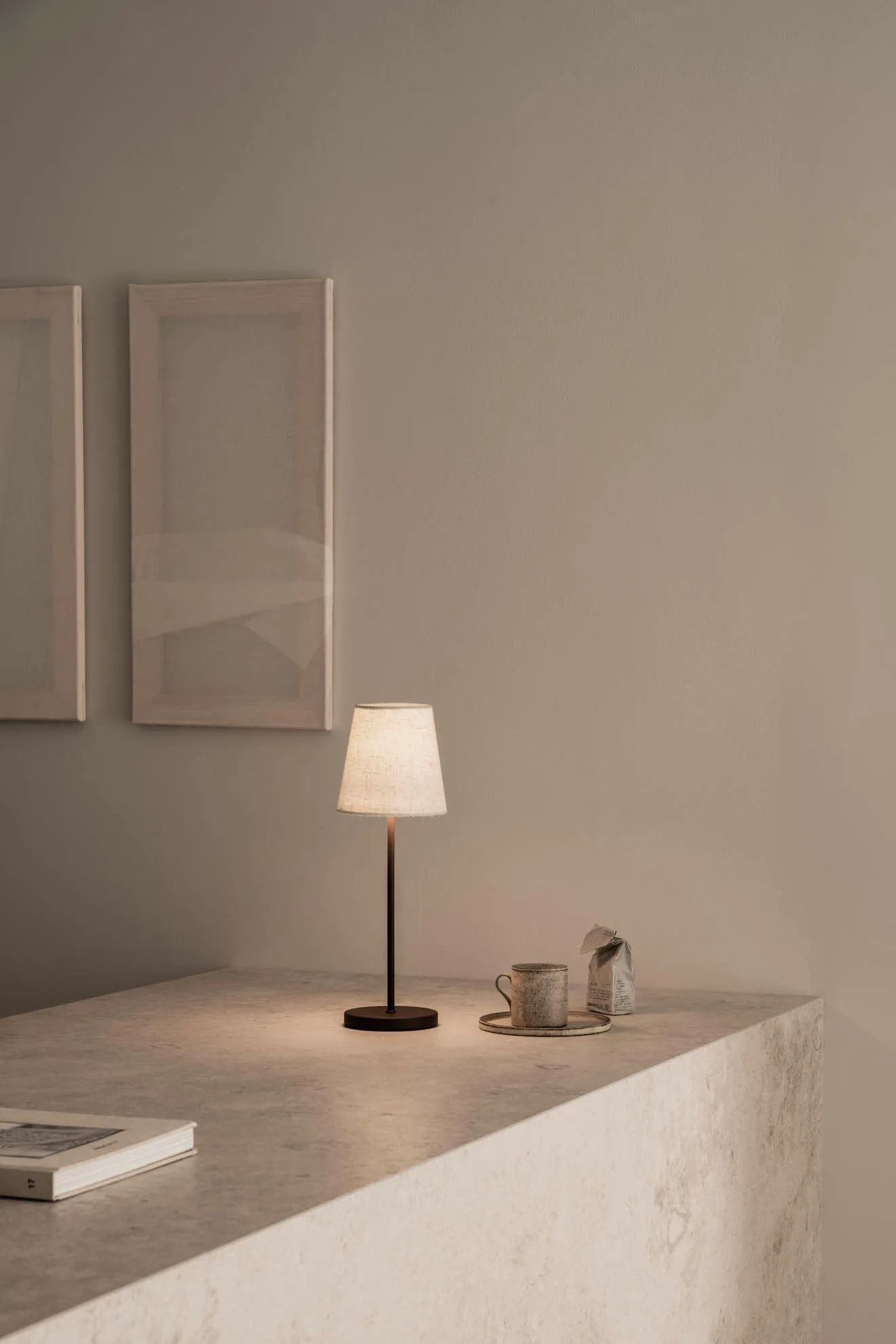 Tyra Pöytä kannettava pöytävalaisin Ø14 cm, Coffee Watt & Veke