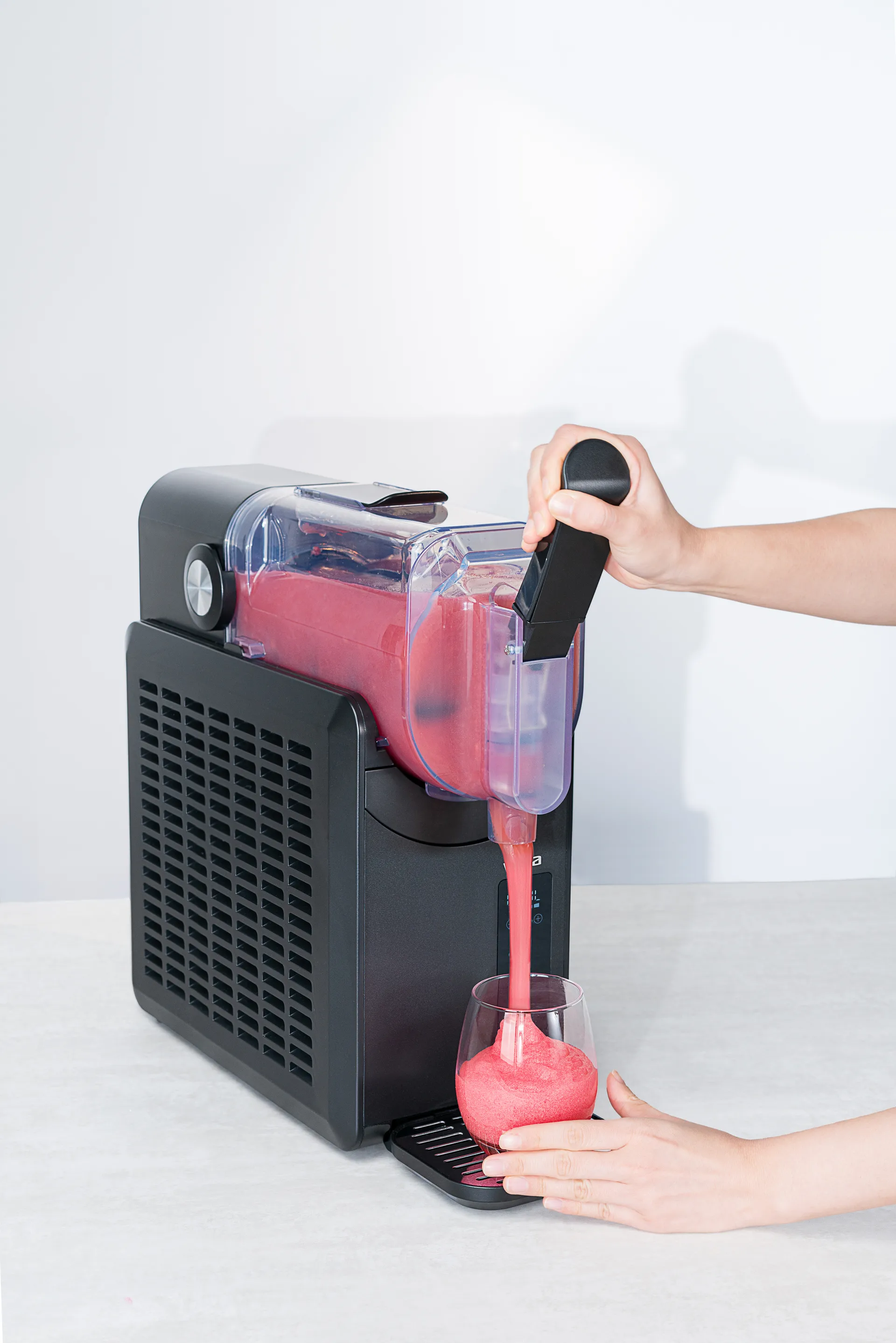 Icy FDM1B-TC2000 slushkone, Musta Wilfa