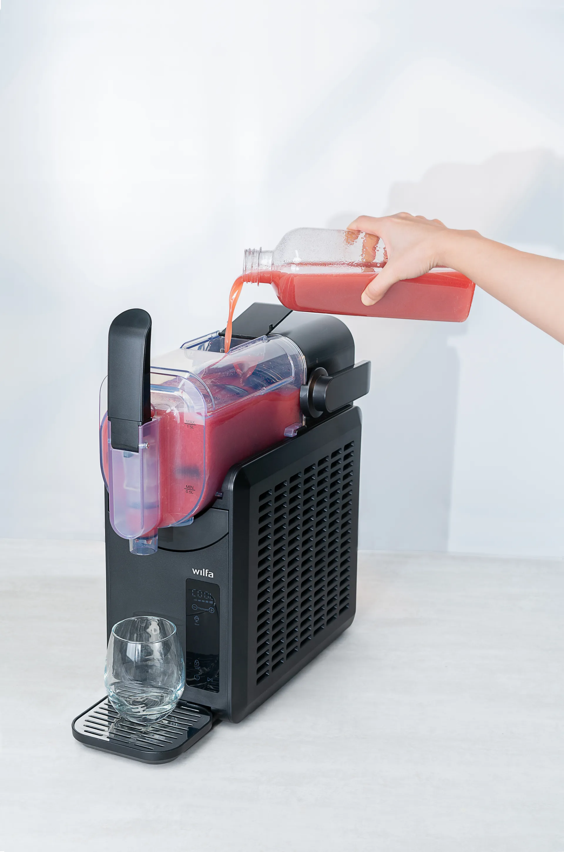 Icy FDM1B-TC2000 slushkone, Musta Wilfa