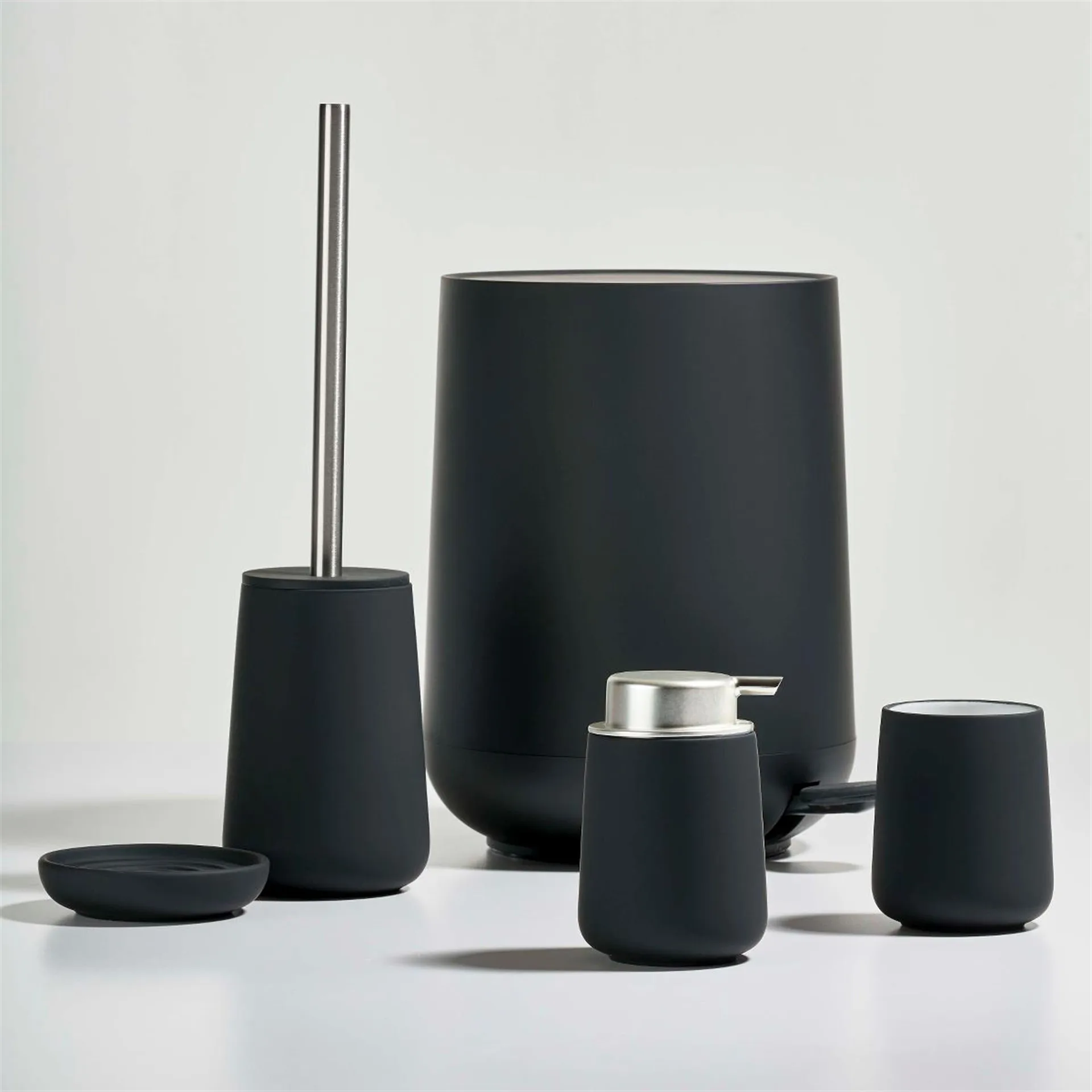 Nova saippuavati, musta Zone Denmark