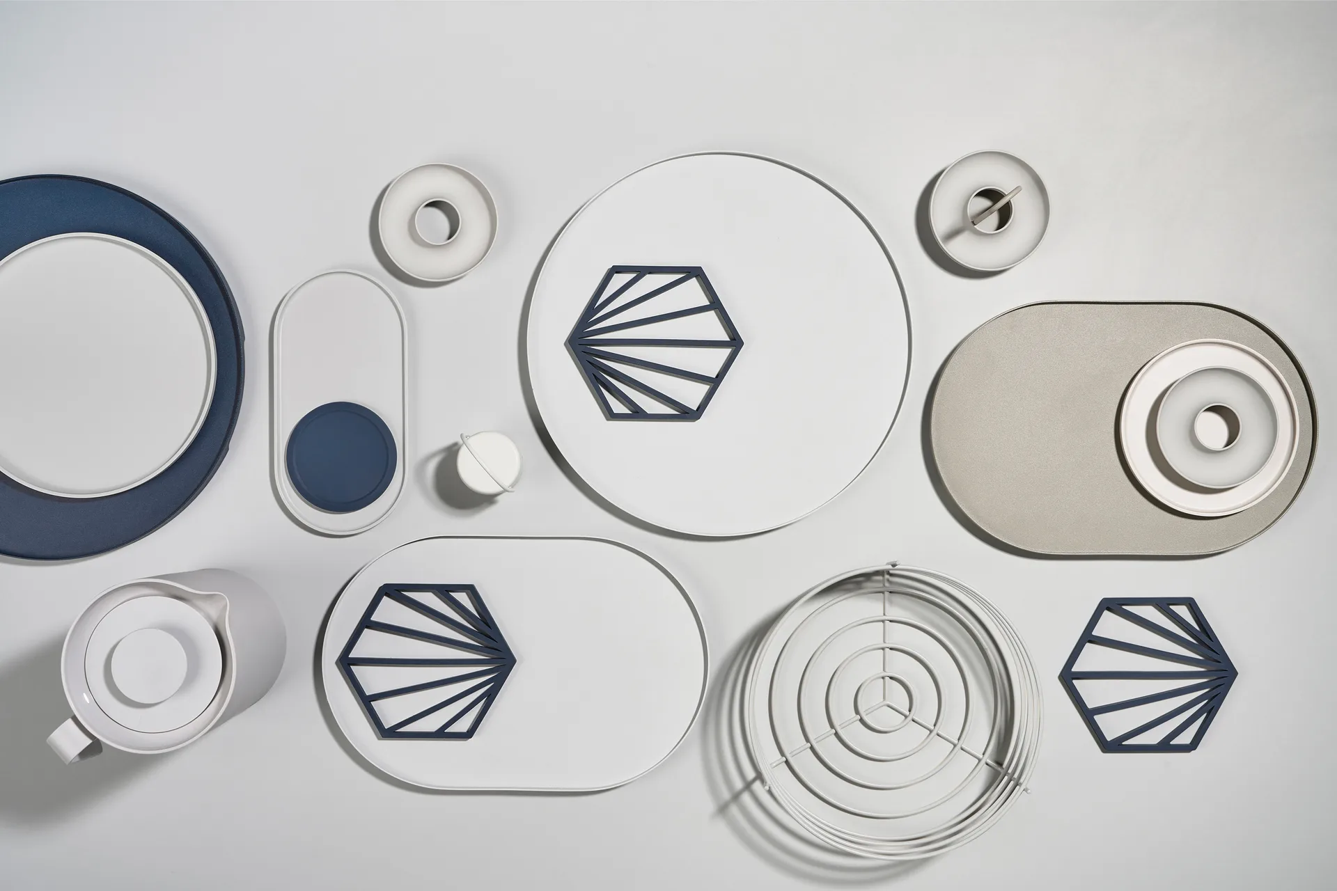 Singles tarjotin Ø 35 cm, Warm Grey Zone Denmark