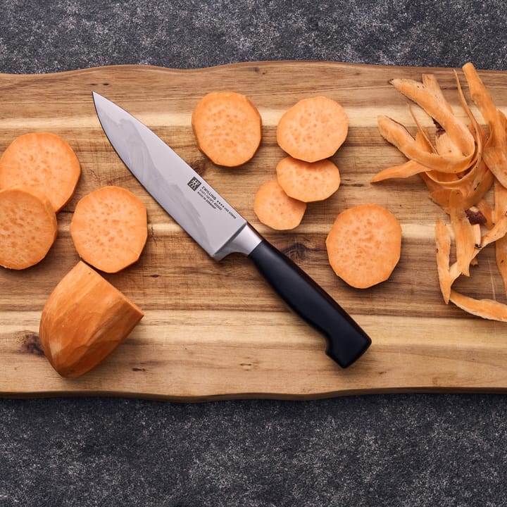 Zwilling Four star kokkiveitsi 16 cm, Musta-ruostumaton teräs Zwilling