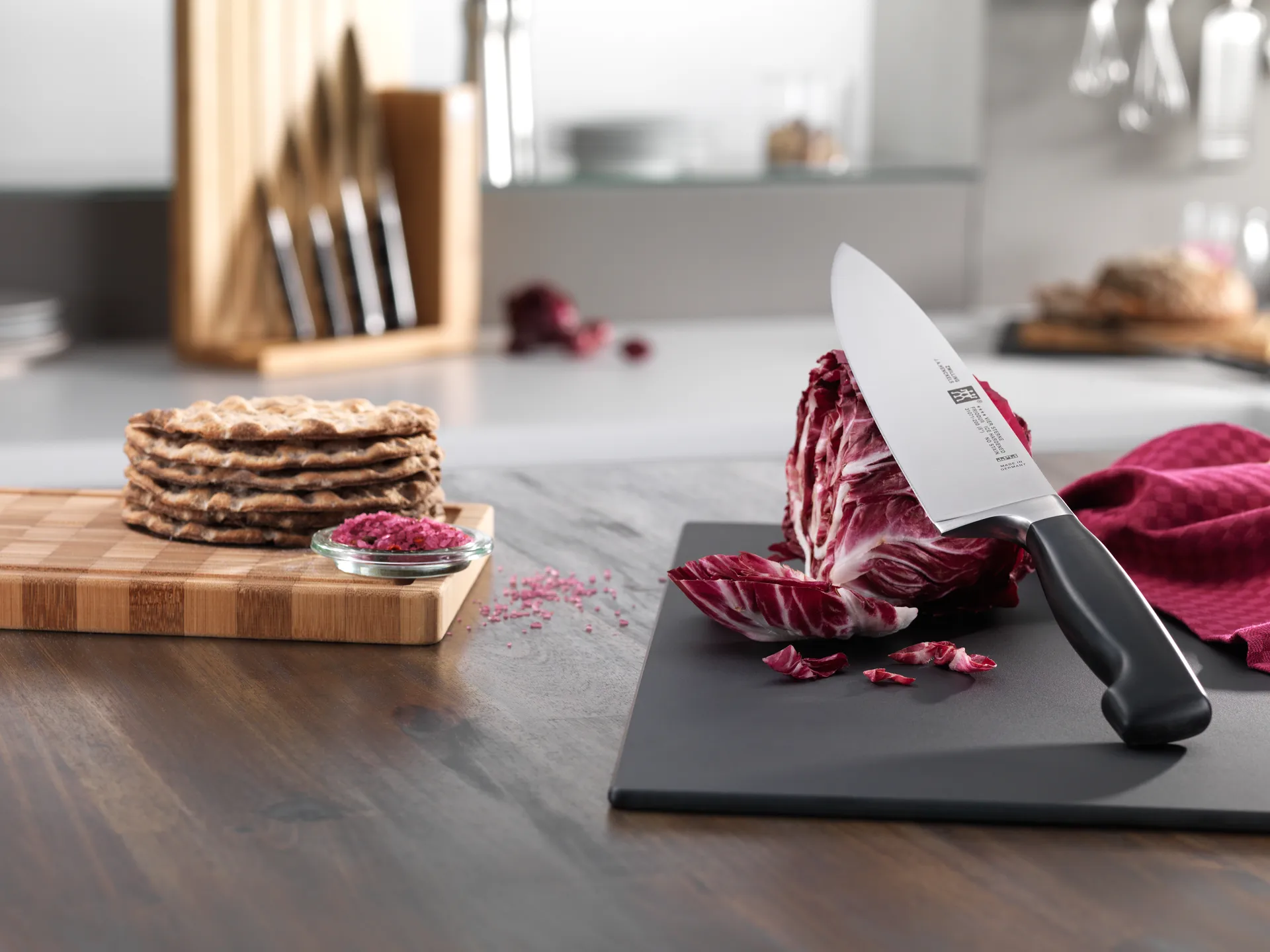 Zwilling Four star kokkiveitsi 20 cm, Musta-ruostumaton teräs Zwilling