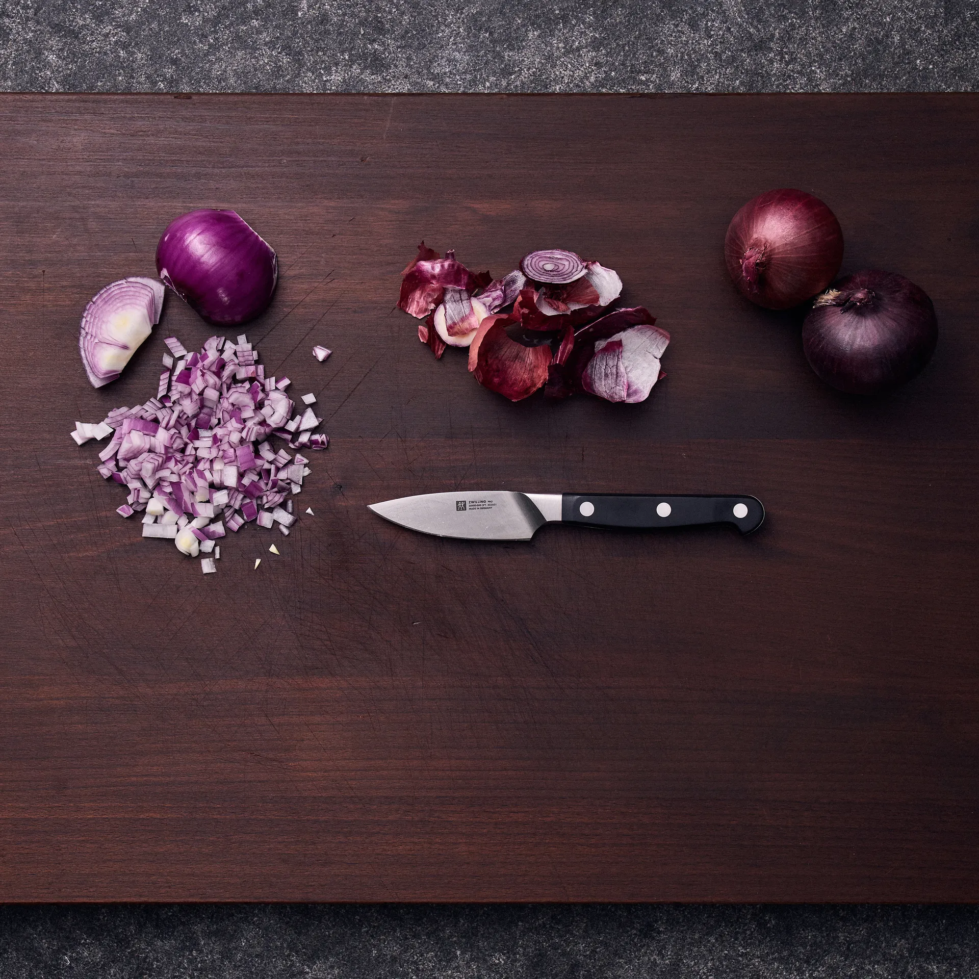 Zwilling Pro kuorimaveitsi 8 cm, Musta-ruostumaton teräs Zwilling