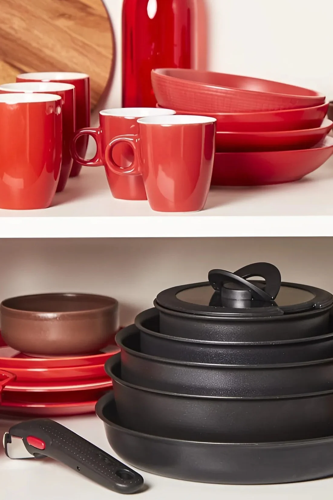 Tefal Ingenio -pihvisetti erottuu siitä, että sen kahva sopii sarjan kaikkiin pannuihin ja kattiloihin, ja että sitä voi käyttää myös uunivuokana tai vastaavana – täydellinen lahja harrastelijakokkeille.