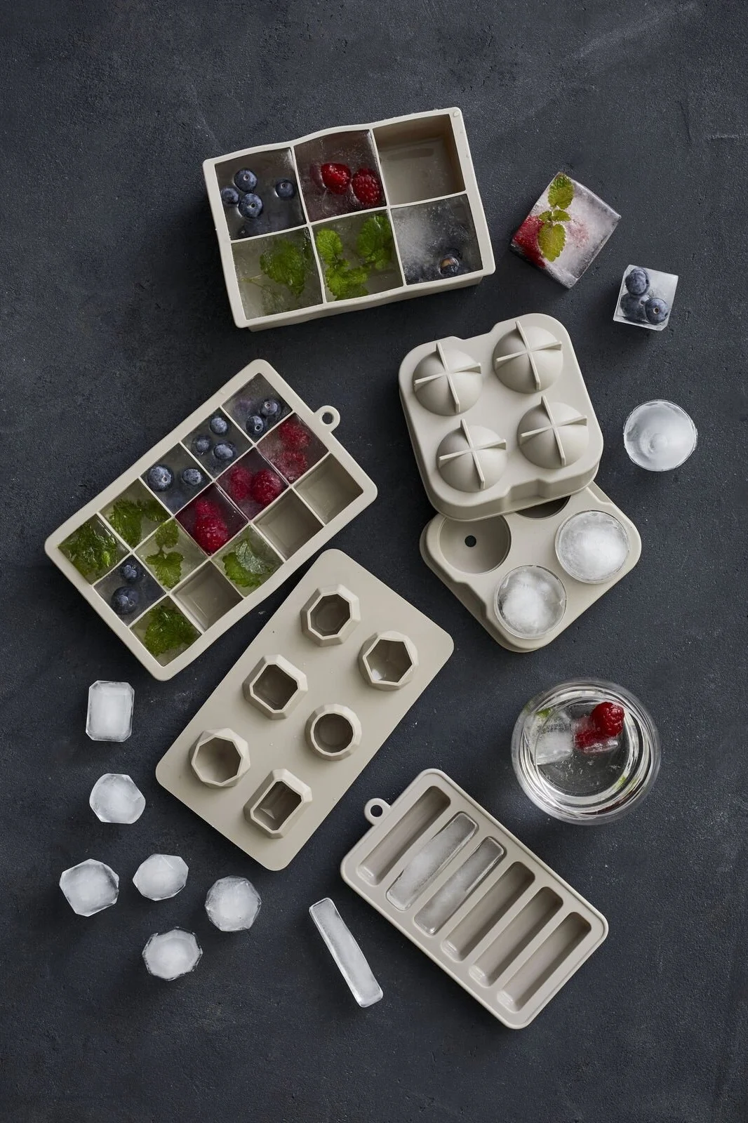 Bitzin jäämuotit ovat monipuolisia ja sopivan kokoisia, mikä tekee niistä täydellisiä harrastuskokkien joulukalentereihin.